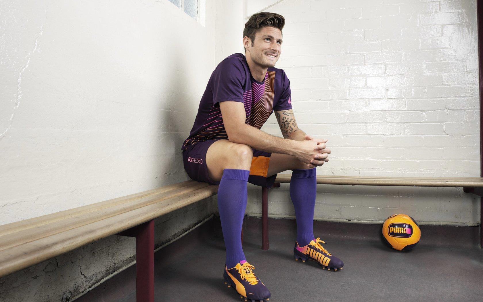 多纳鲁马畅谈门将哲学，与哈兰德场下情谊深厚，乐见队友为扑救欢呼