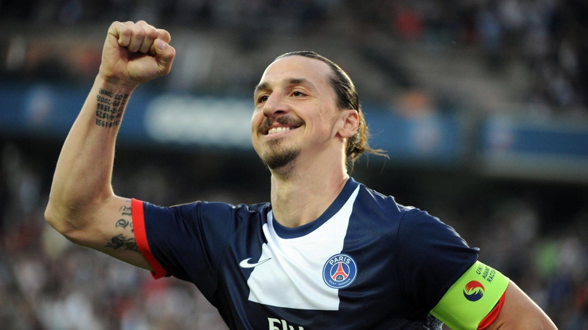 足球漫画风靡网络，小马丁半场总结表情包走红